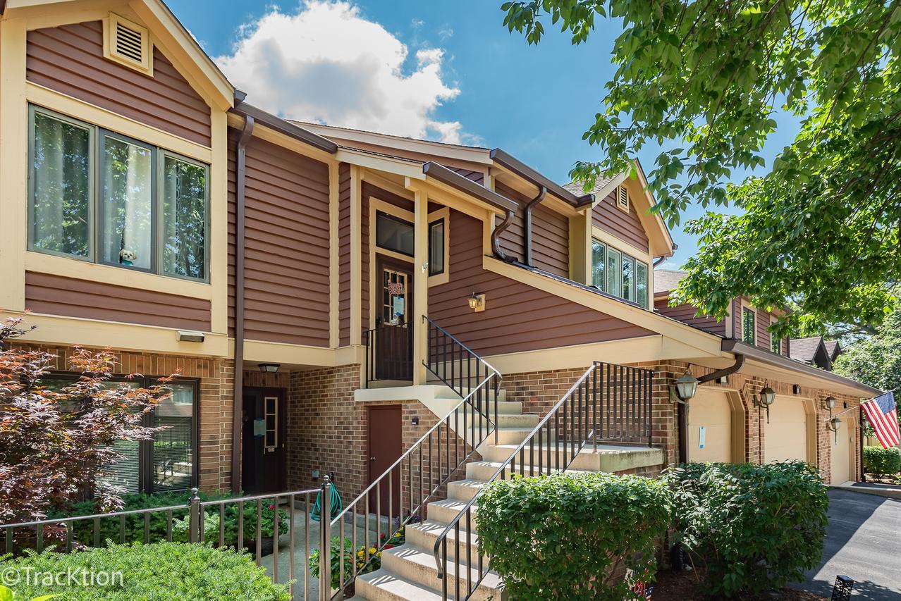 1014 Braemoor Dr. #B, Downers Grove, IL 60515