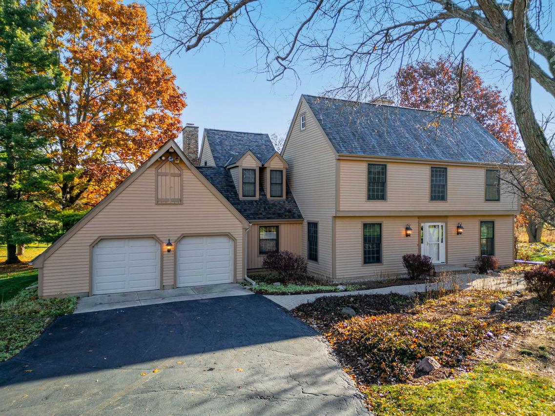 316 S Shannon Dr., Woodstock, IL 60098