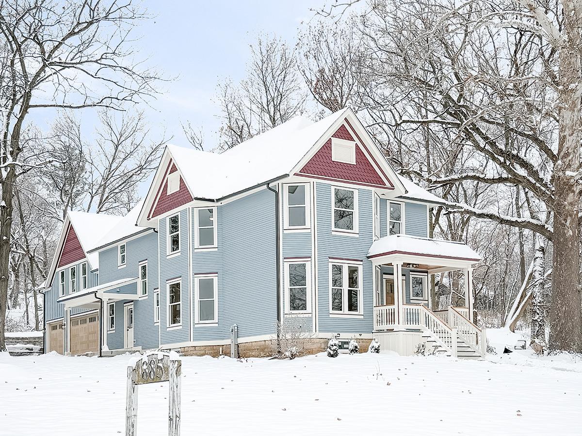 885 Geneva Rd., St. Charles, IL 60174