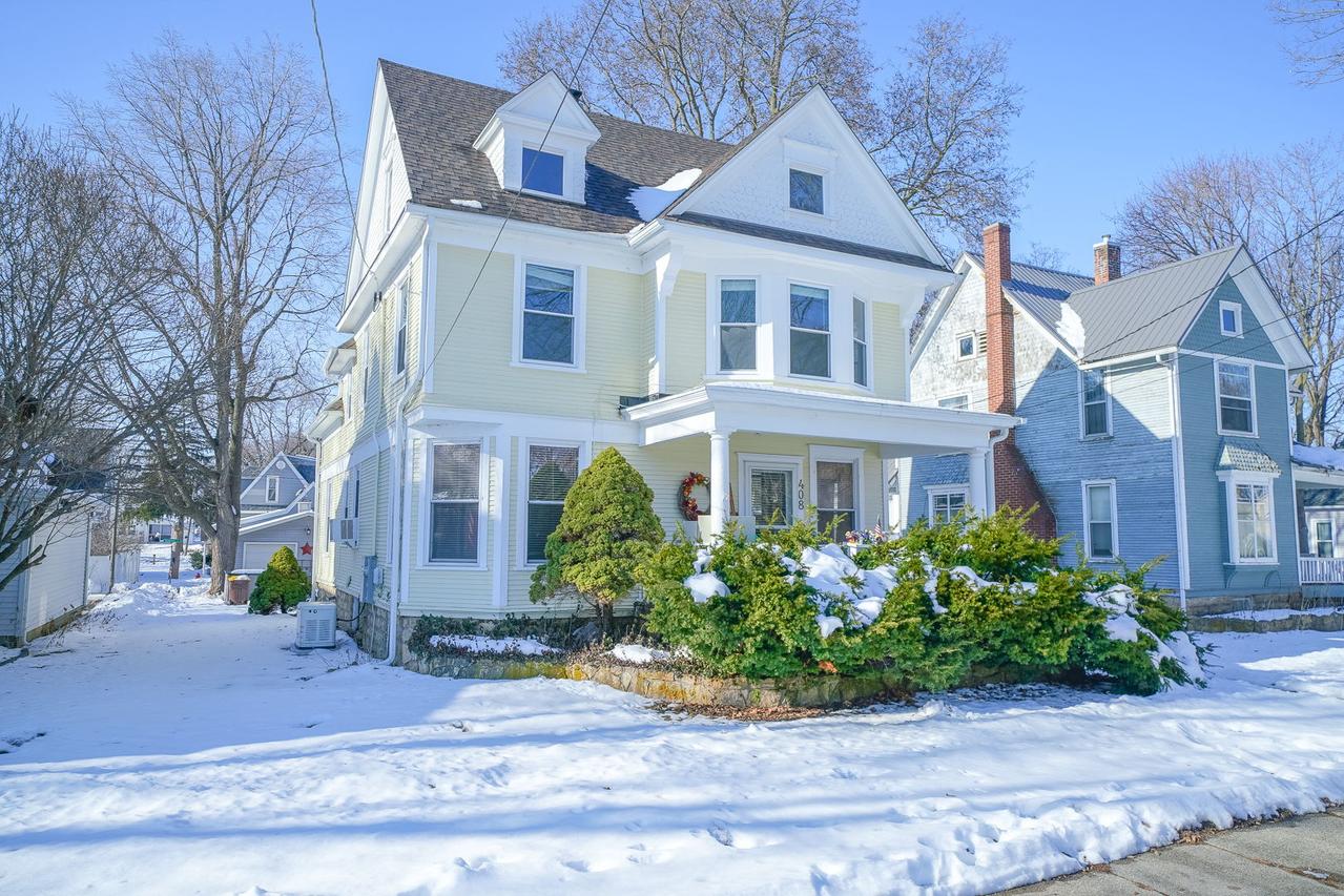 408 S 5th St., Oregon, IL 61061