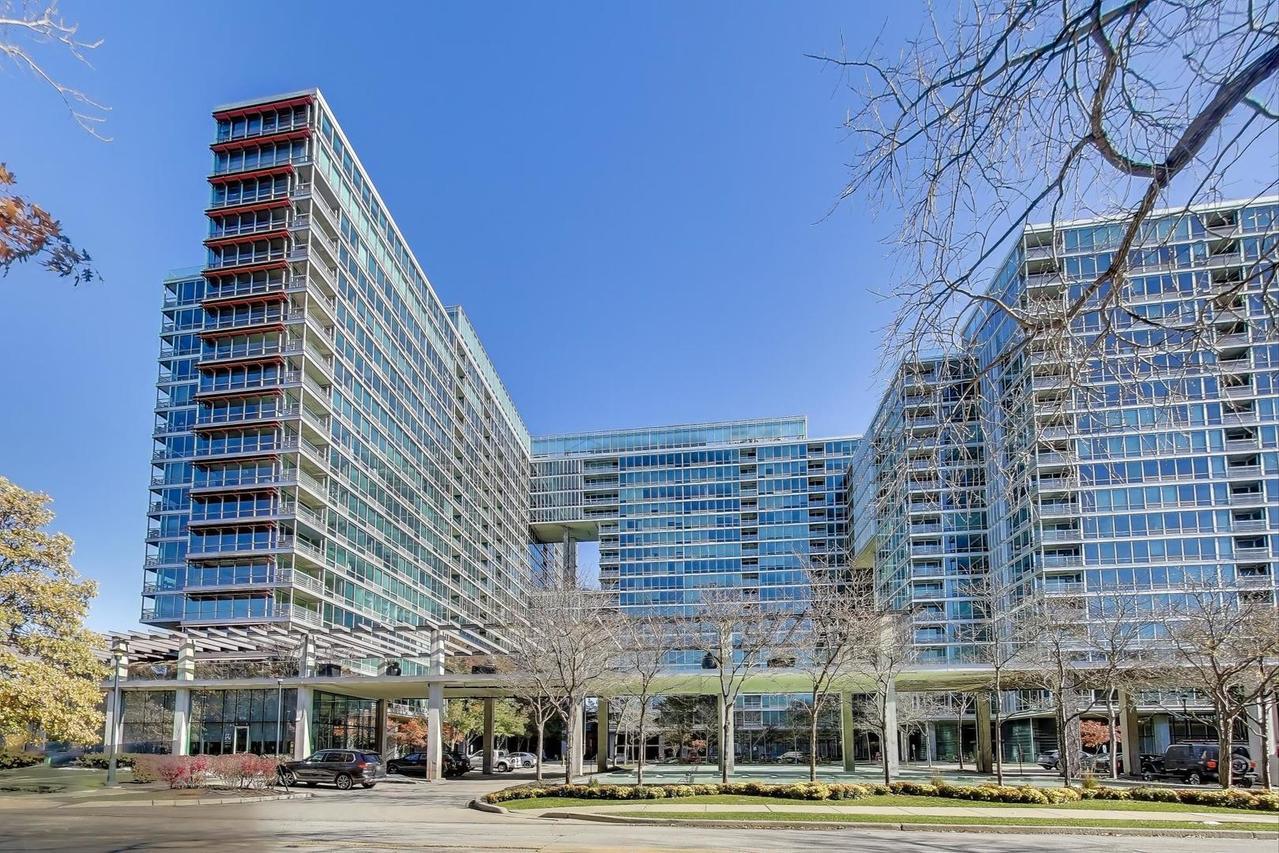 9725 Woods Dr. #503, Skokie, IL 60077