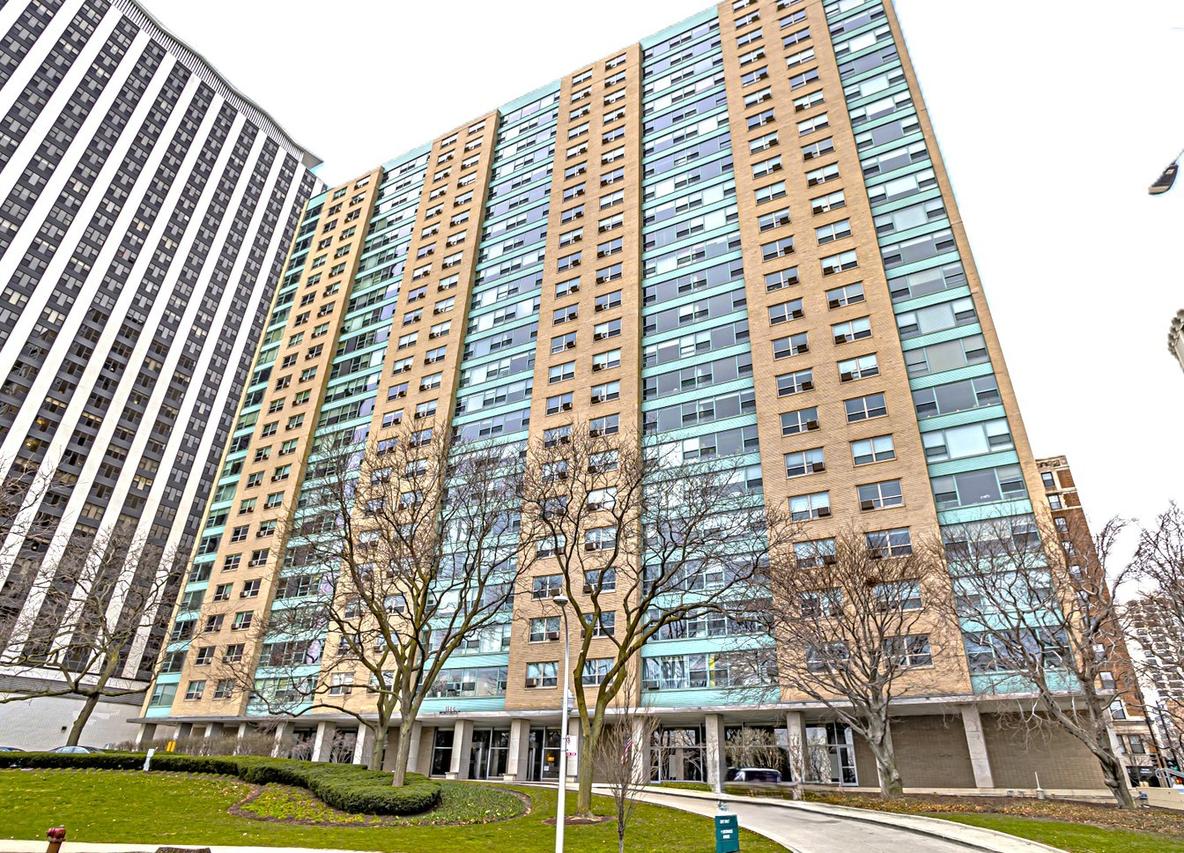 3180 N Lake Shore Dr. #5E, Chicago, IL 60657