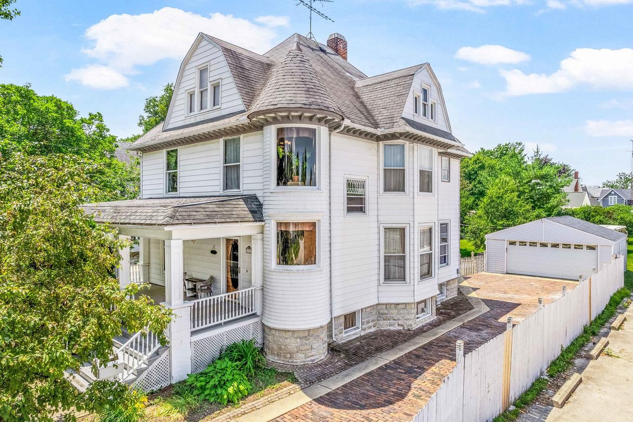 111 S Sycamore St., Genoa, IL 60135