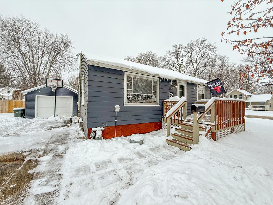 615 W 9th St., Sterling, IL 61081