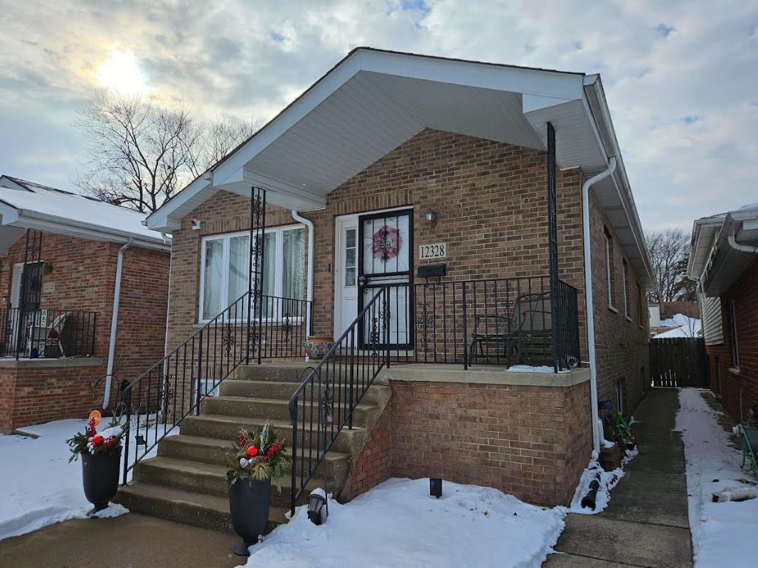 12328 S Aberdeen St., Calumet Park, IL 60827