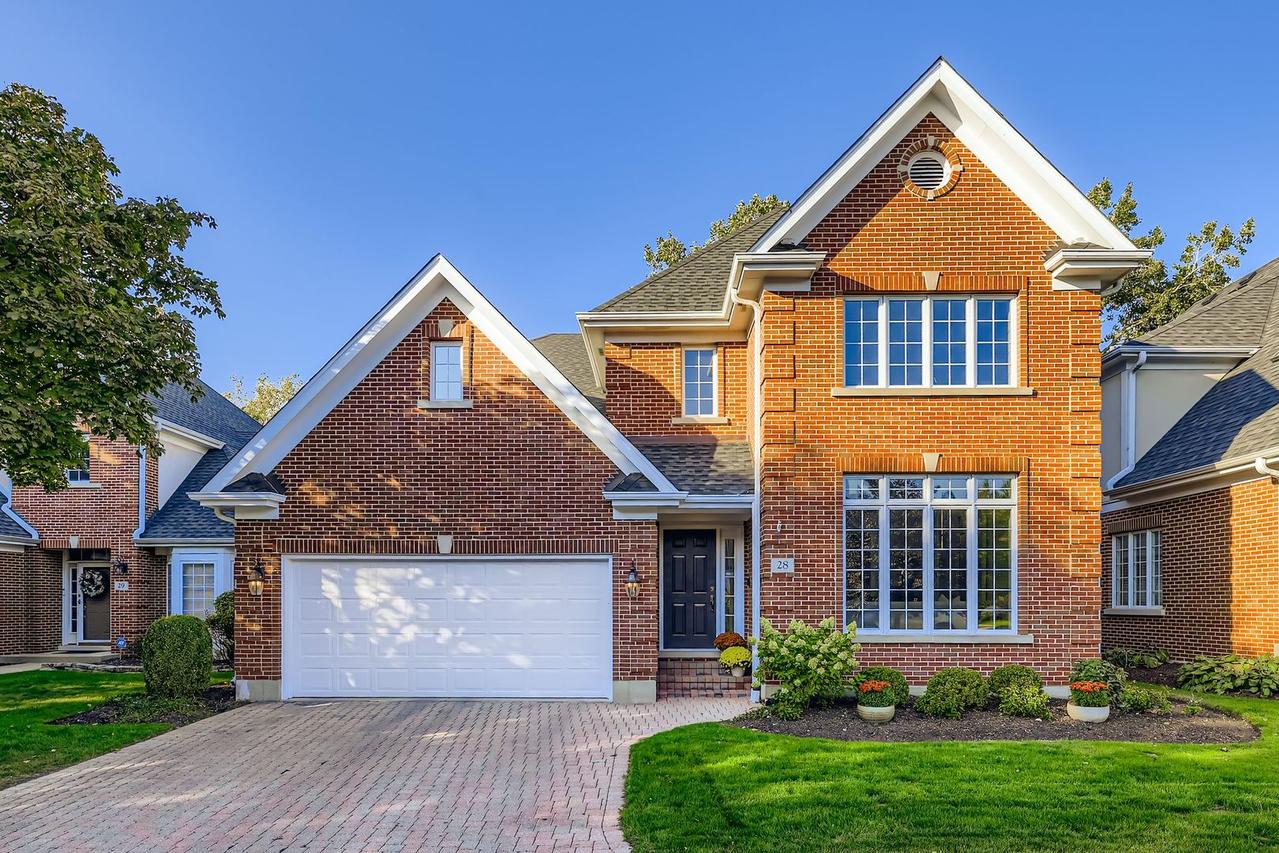 28 Windsor Dr., Elmhurst, IL 60126