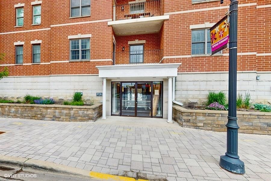 210 N Addison Ave. #202, Elmhurst, IL 60126