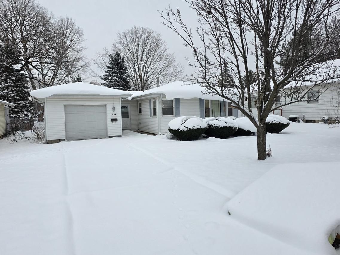 1804 Ave K, Sterling, IL 61081