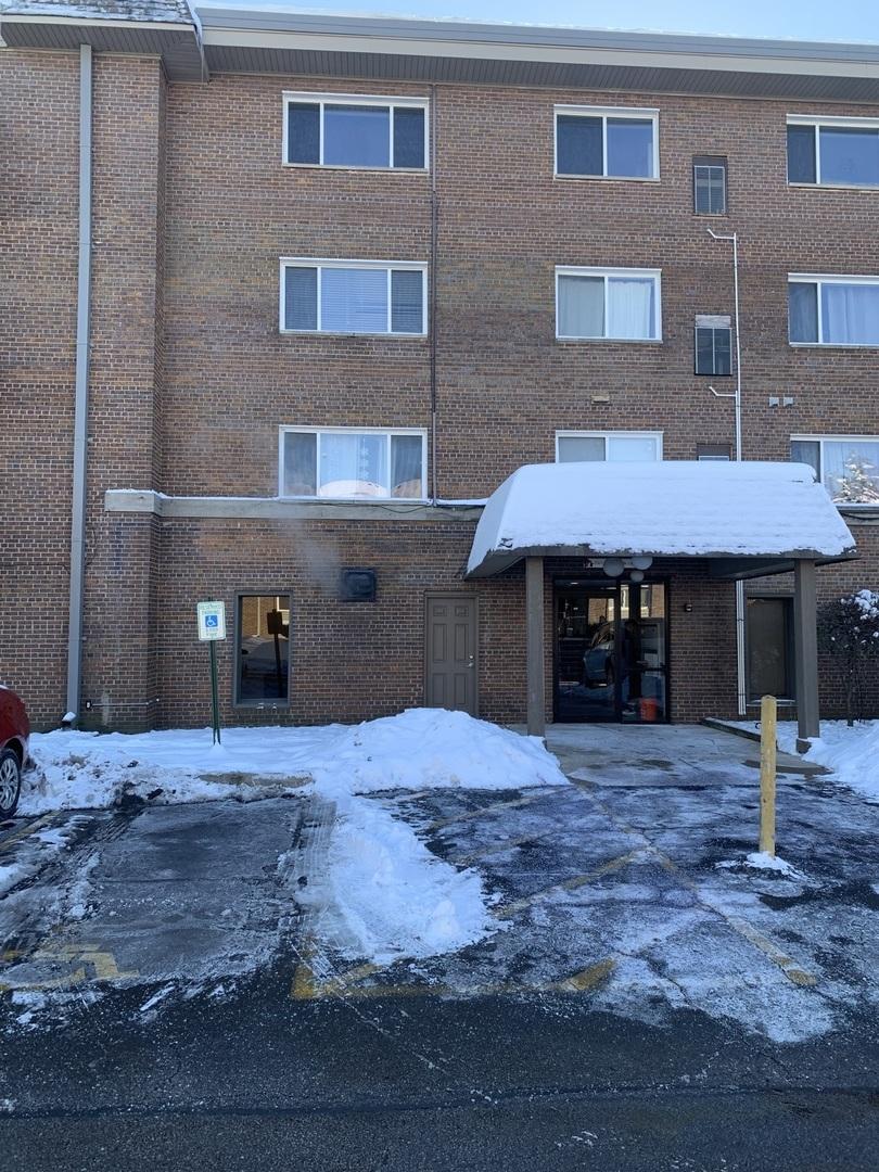 2301 Beau Monde Ln. #104, Lisle, IL 60532