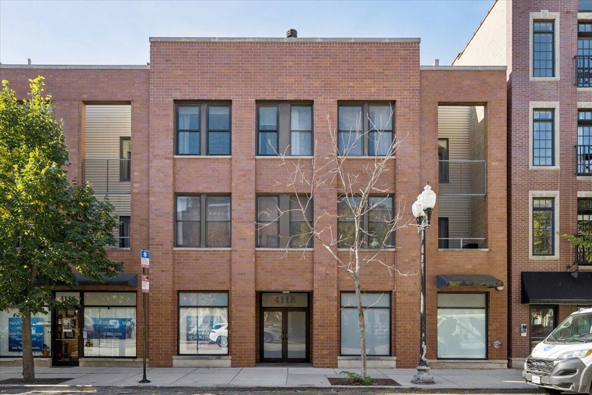 4118 N Lincoln Ave. #202, Chicago, IL 60618