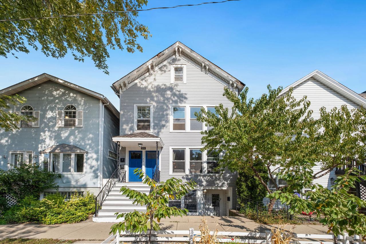 1934 W Race Ave., Chicago, IL 60622