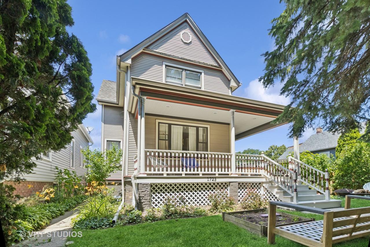 1723 Greenwood St., Evanston, IL 60201