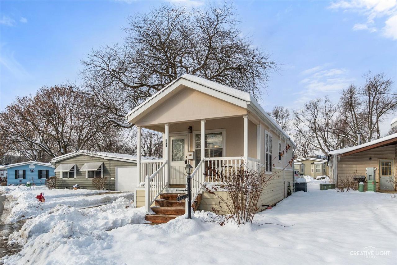 192 Parkwood Rd., Elgin, IL 60123