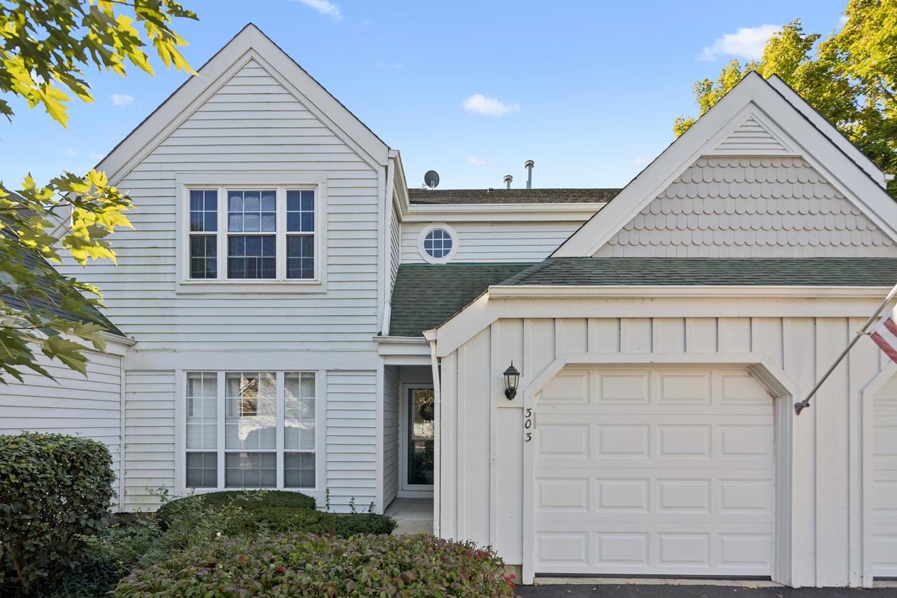 303 Stillwater Ct., Wauconda, IL 60084