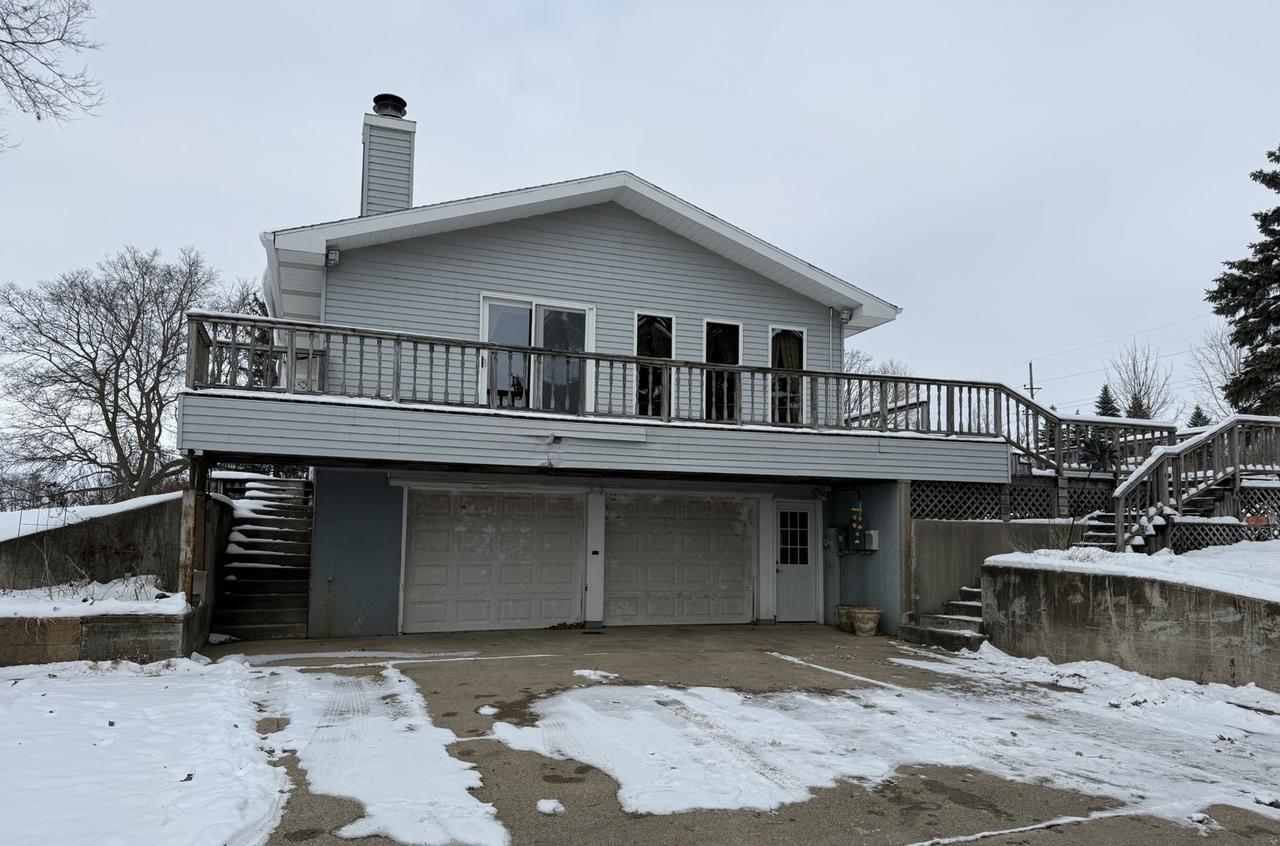 906 Stony Point Rd., Dixon, IL 61021