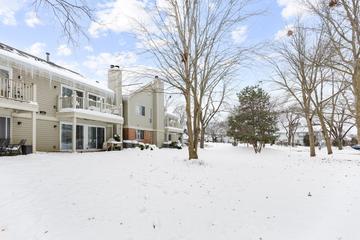 1600 Brittany Ct. #C2, Wheeling, IL 60090