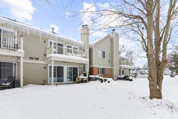 1600 Brittany Ct. #C2, Wheeling, IL 60090