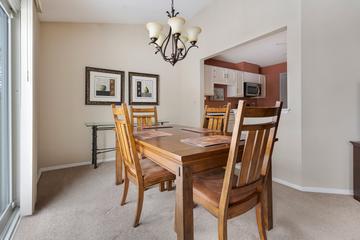 1600 Brittany Ct. #C2, Wheeling, IL 60090