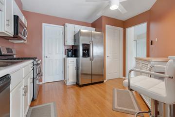 1600 Brittany Ct. #C2, Wheeling, IL 60090