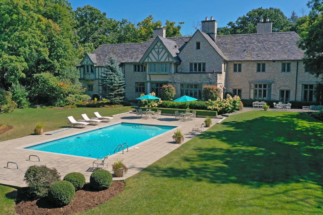 1650 Green Bay Rd., Lake Bluff, IL 60044