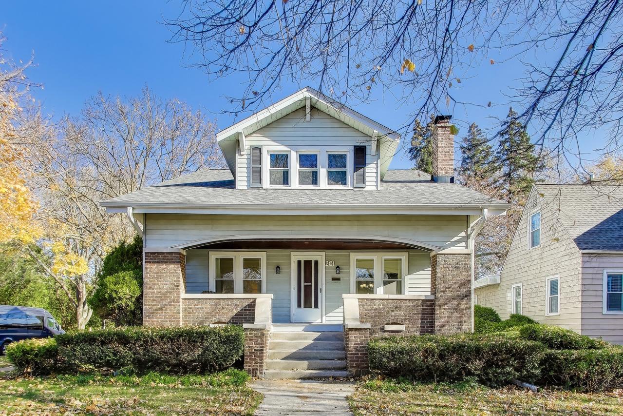 201 S Mitchell Ave., Arlington Heights, IL 60005
