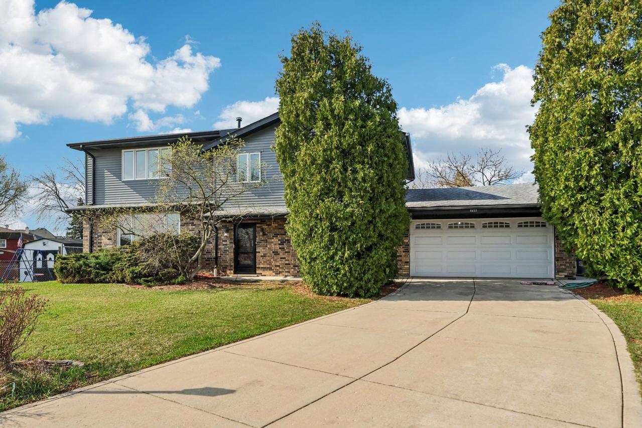 8853 W 97th Pl., Palos Hills, IL 60465