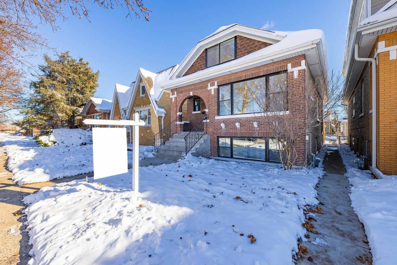 2513 Keystone Ave., North Riverside, IL 60546