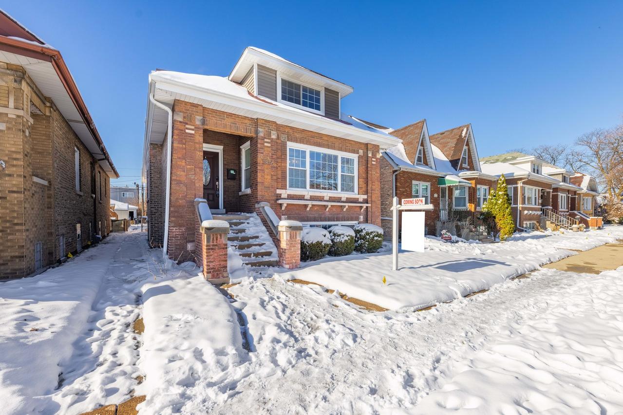 1816 Clinton Ave., Berwyn, IL 60402