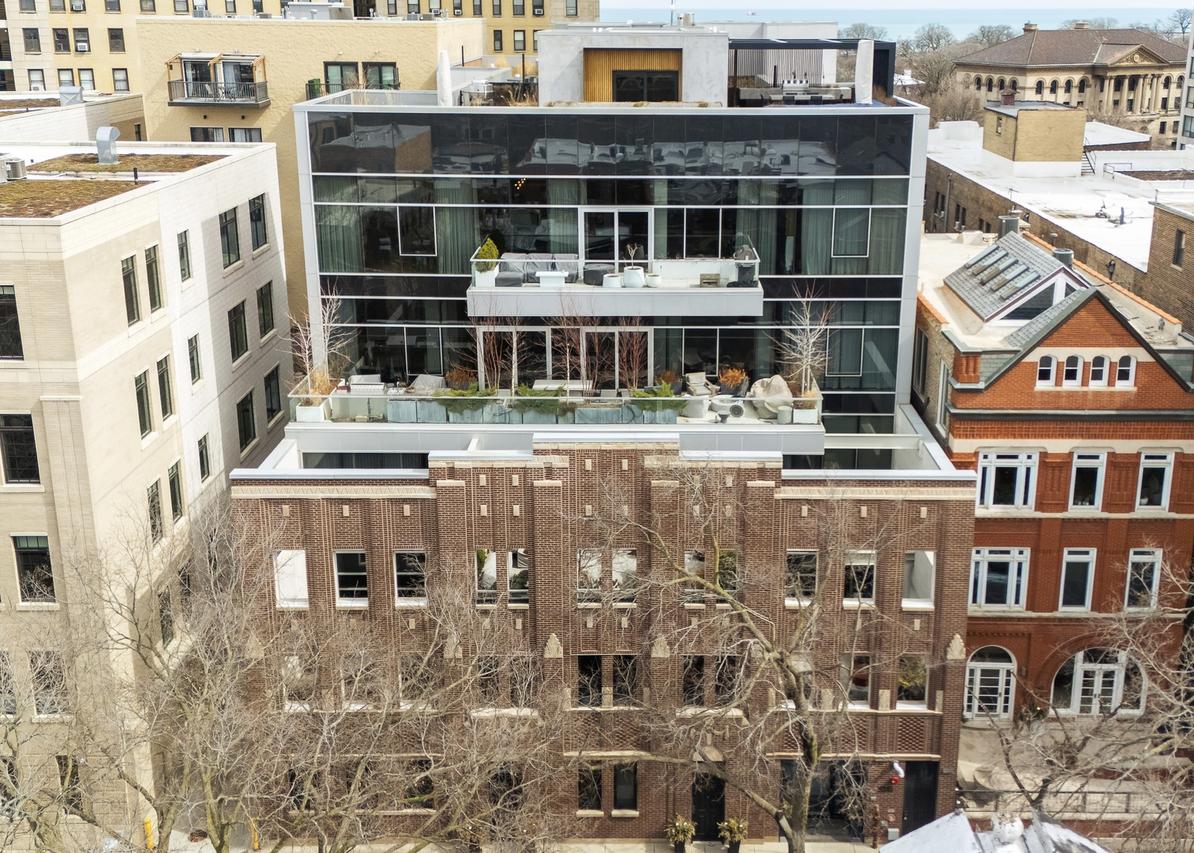 2035 N Orleans St. #2N, Chicago, IL 60614