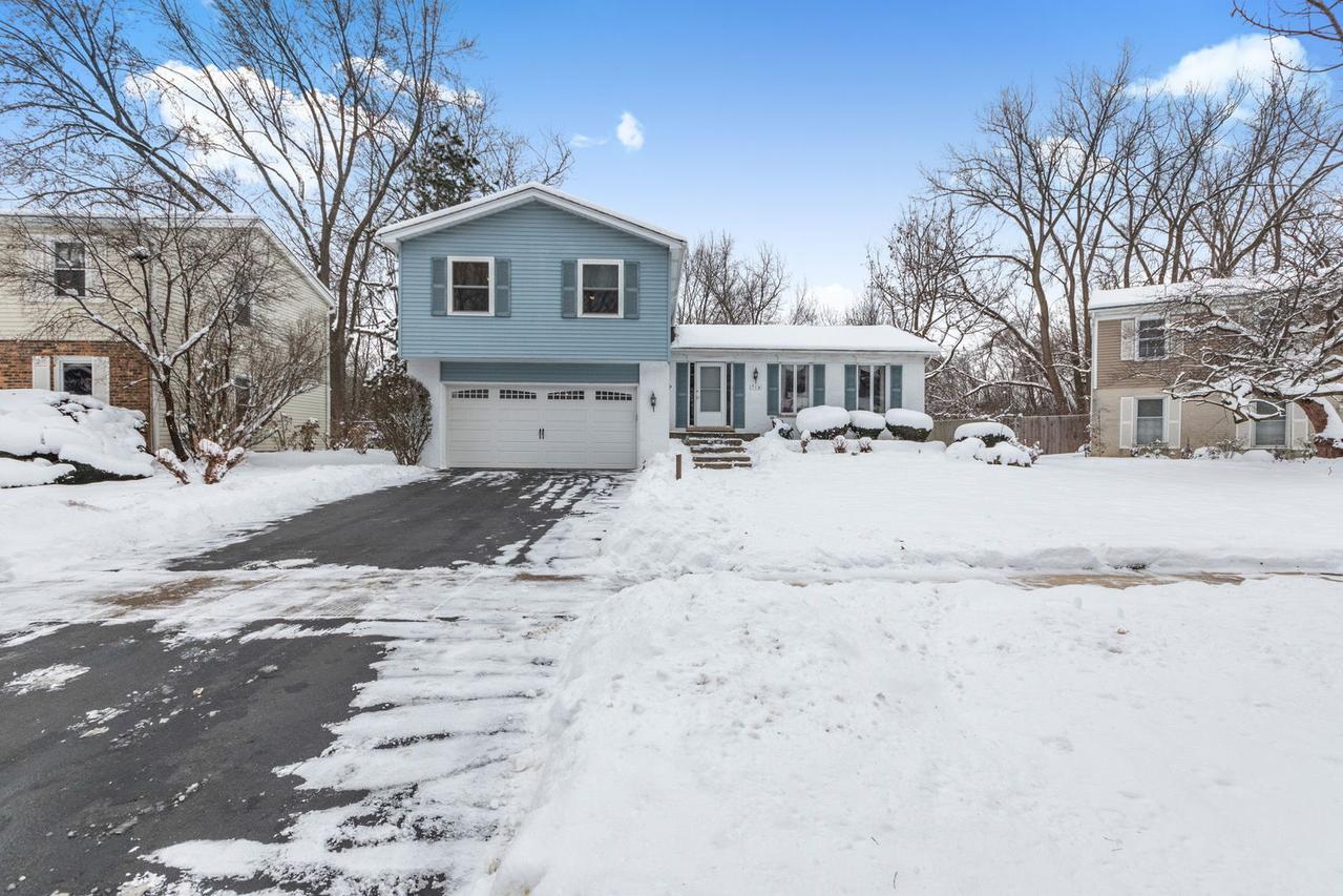 710 Morris Ct., Lombard, IL 60148