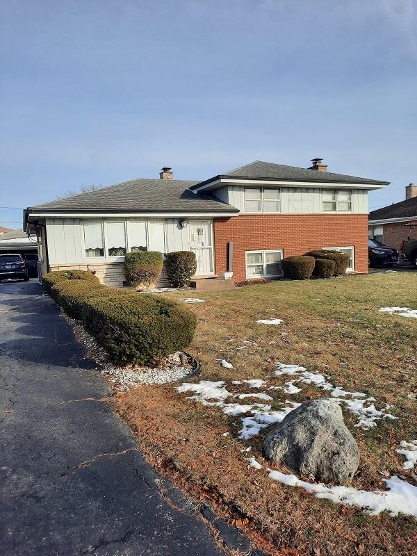 7912 W 73rd St., Bridgeview, IL 60455