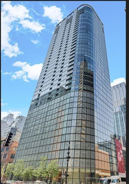 600 N Fairbanks Ct. #P11-20, Chicago, IL 60611