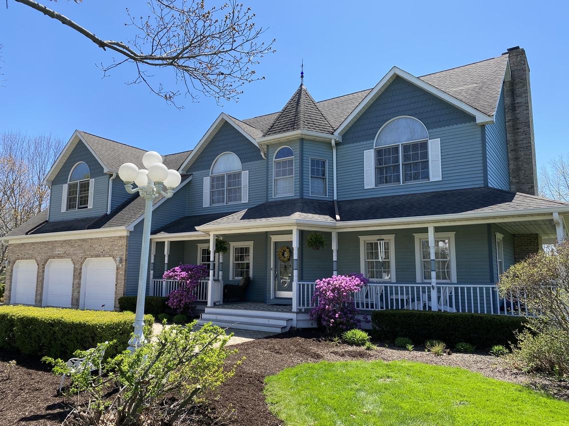 7N610 Cloverfield Cir., St. Charles, IL 60175