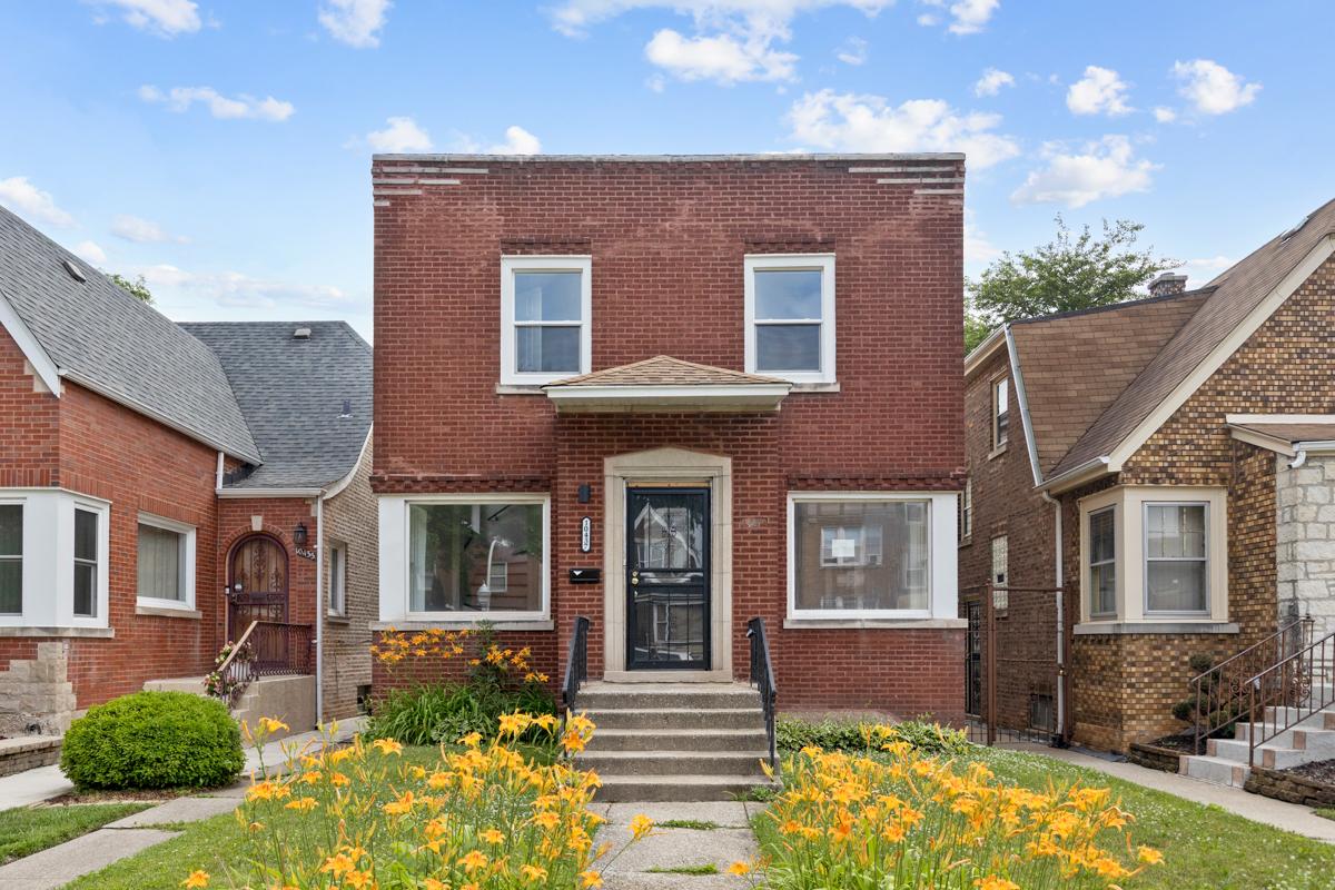 10437 S Eberhart Ave., Chicago, IL 60628