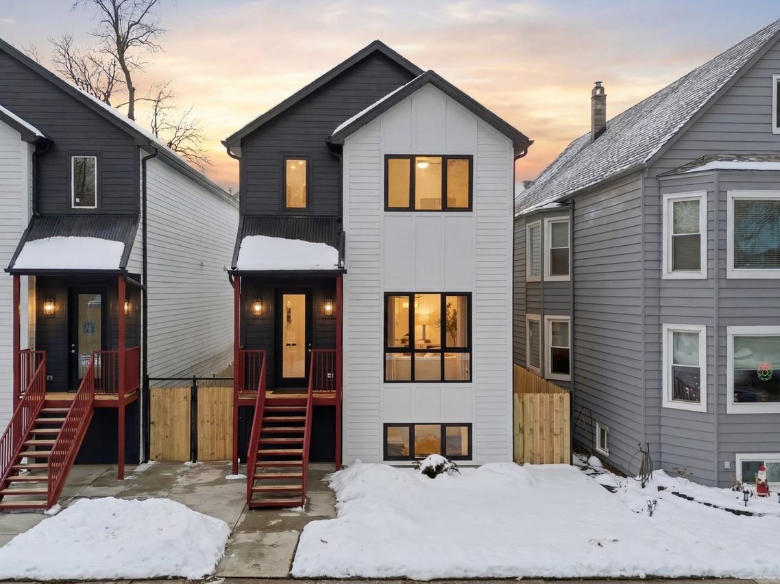 4910 N Austin Ave., Chicago, IL 60630