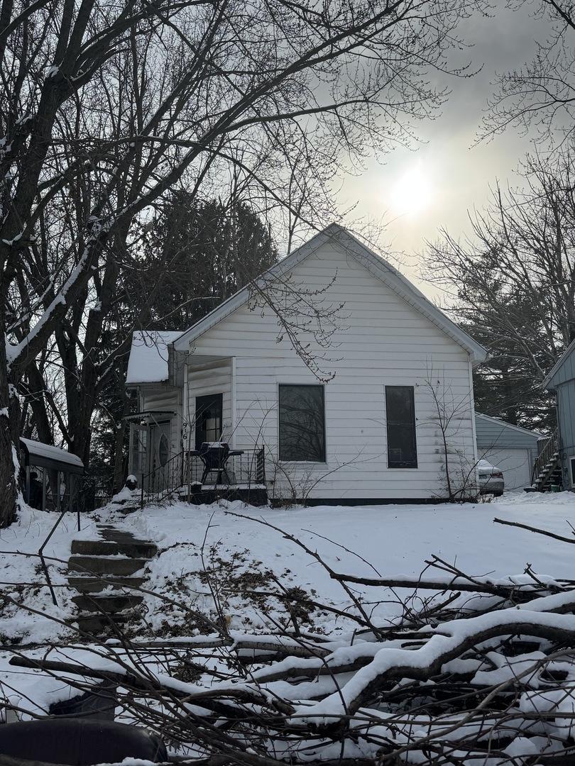 916 W Front St., Bloomington, IL 61701