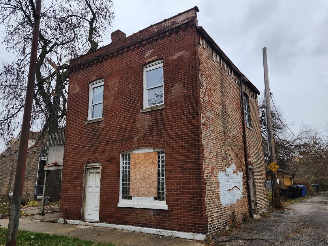 325 E 68th St., Chicago, IL 60637