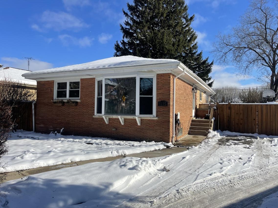 [Address Hidden by Seller], Chicago, IL 60646