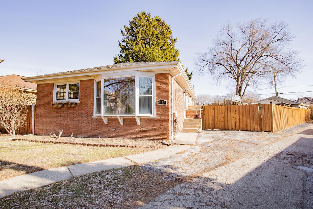 [Address Hidden by Seller], Chicago, IL 60646