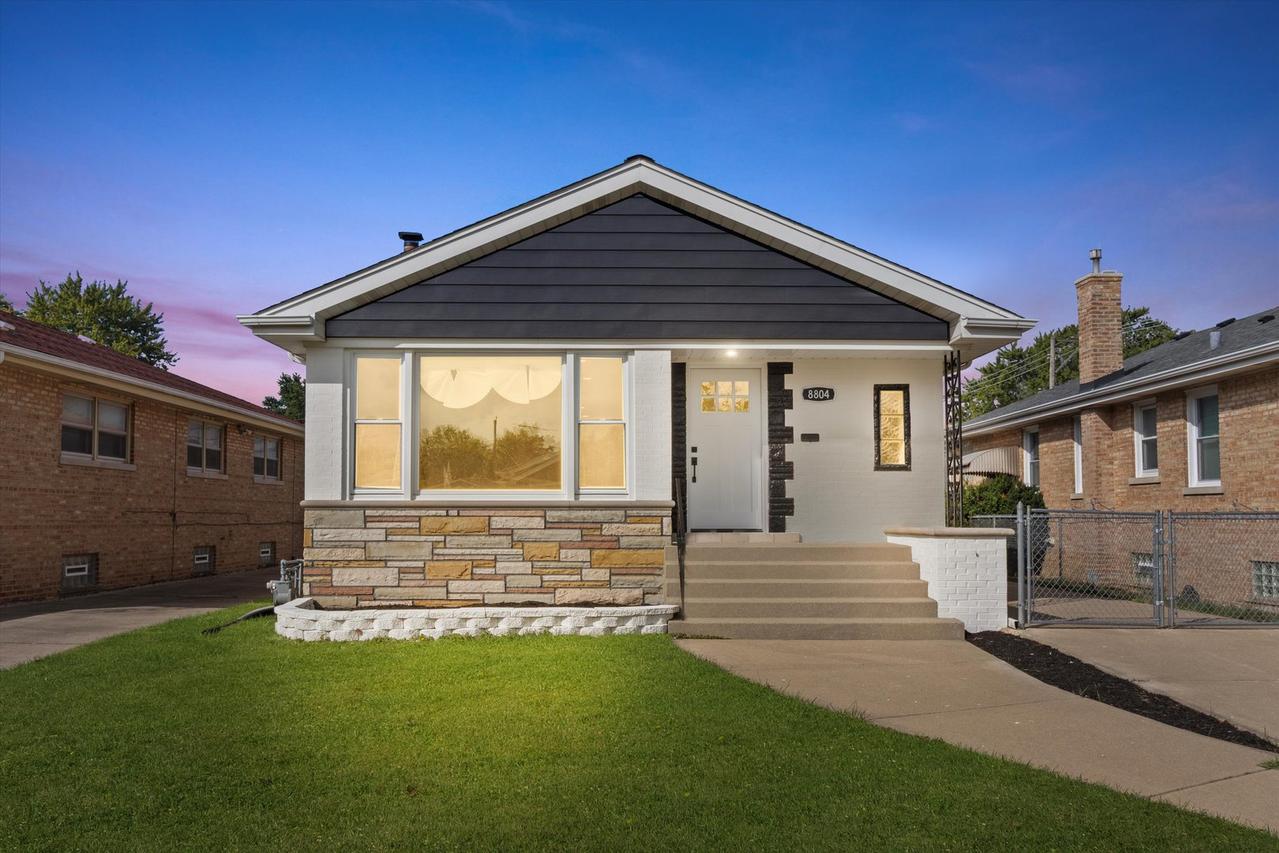 8804 S Fairfield Ave., Evergreen Park, IL 60805