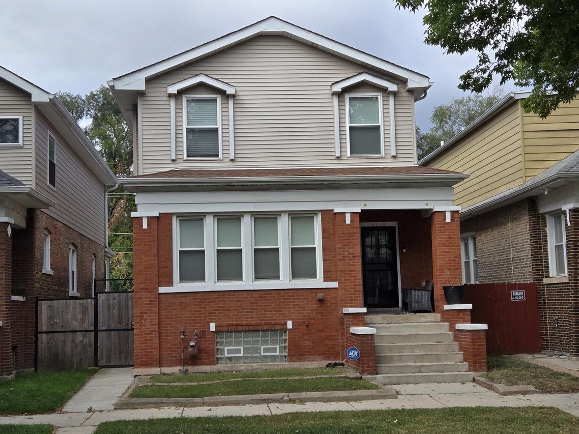 7716 S Paxton Ave., Chicago, IL 60649