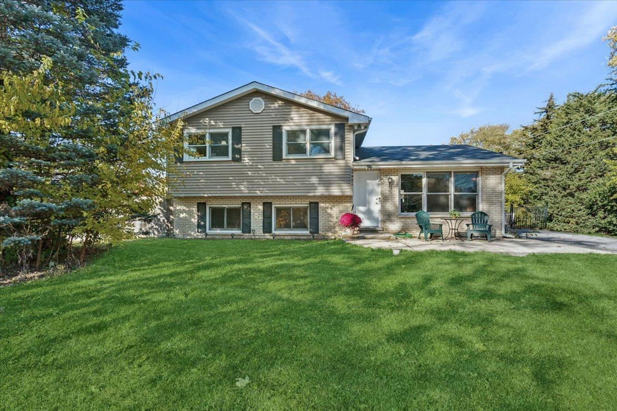 26W250 Case St., Naperville, IL 60563