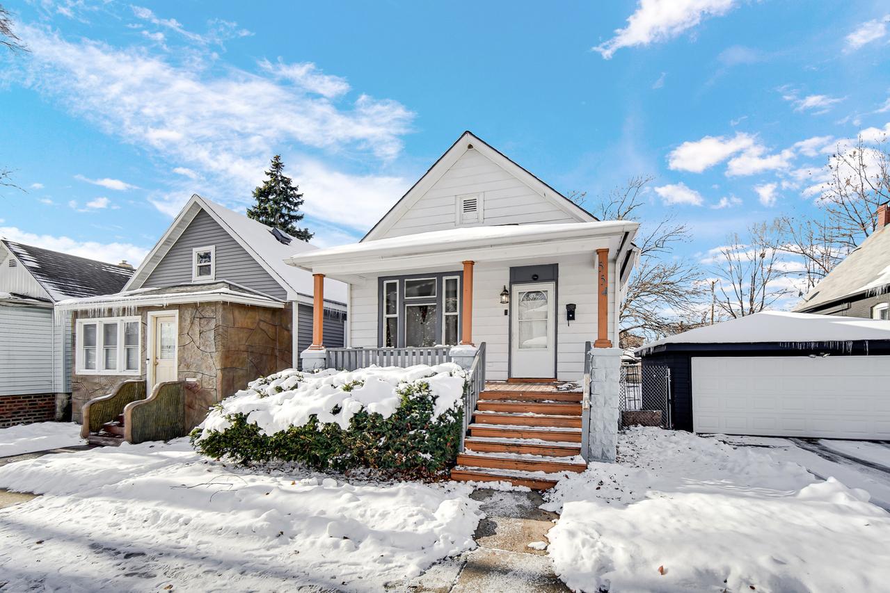 554 Douglas Ave., Calumet City, IL 60409