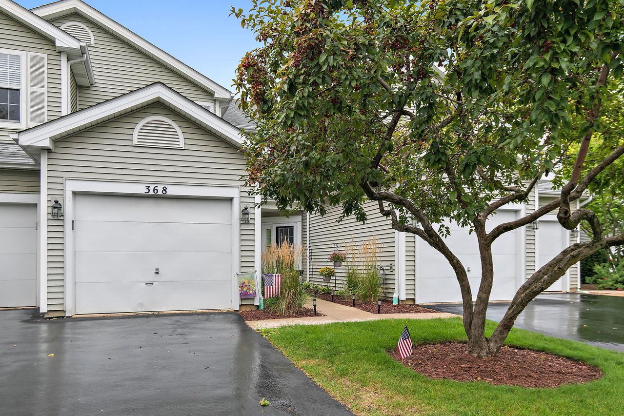 368 Maidstone Ct., Schaumburg, IL 60194
