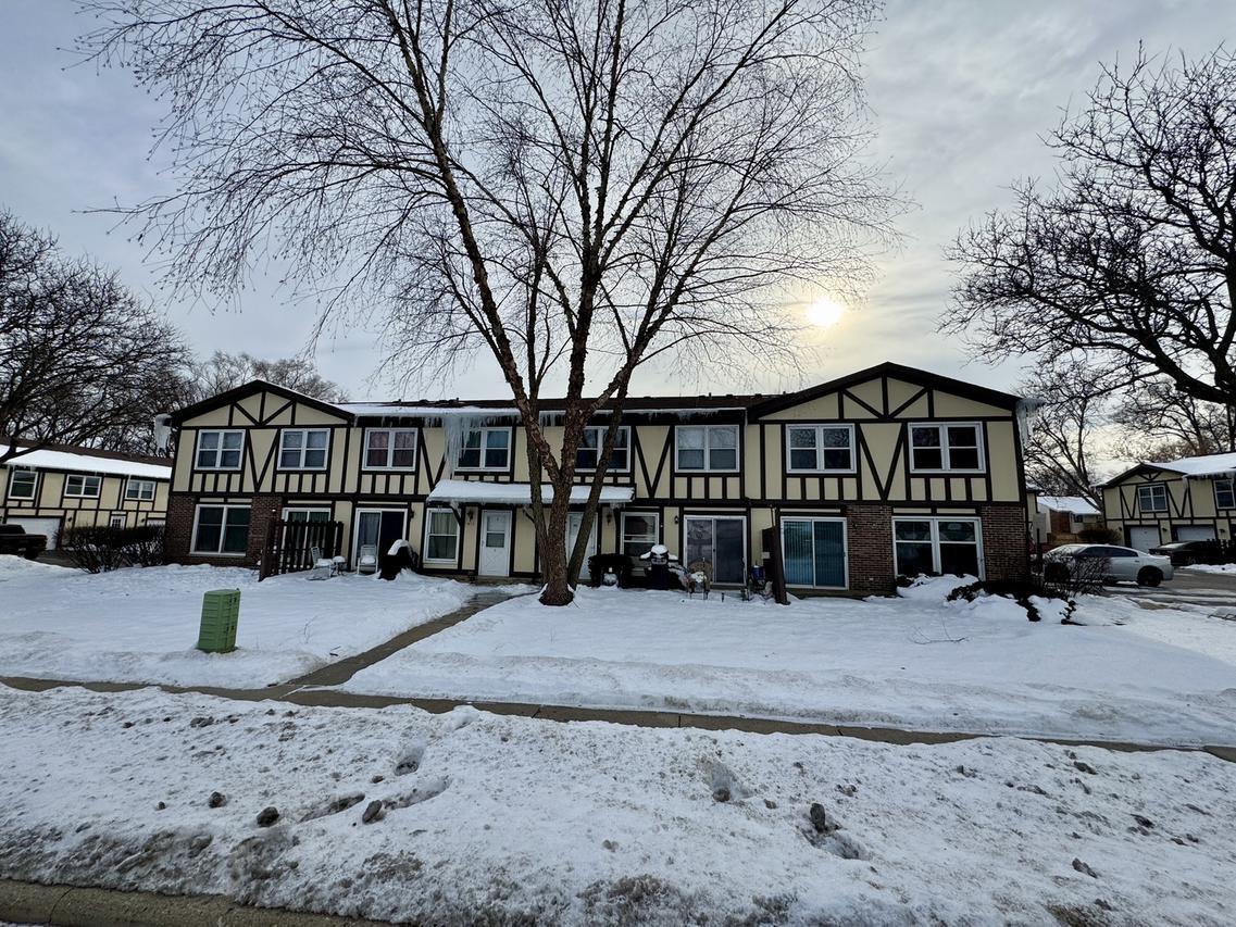 412 St Johns Rd. #D, Woodstock, IL 60098