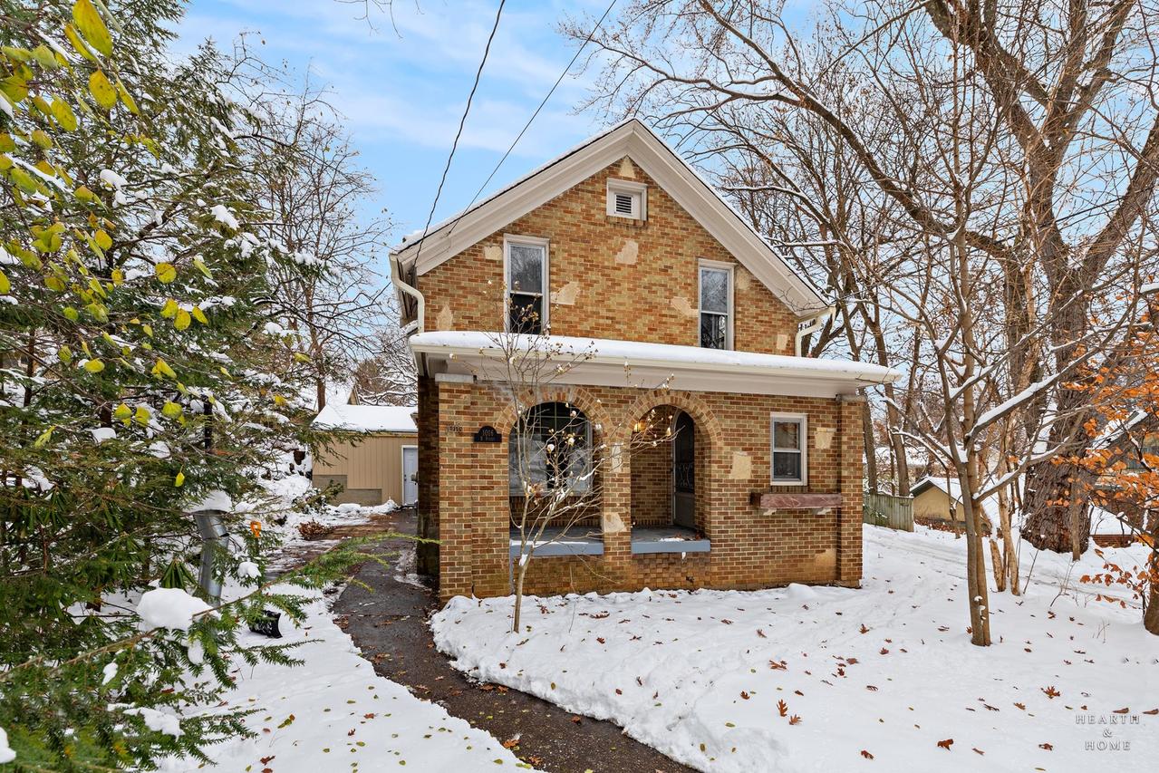 1016 B St., Rockford, IL 61107