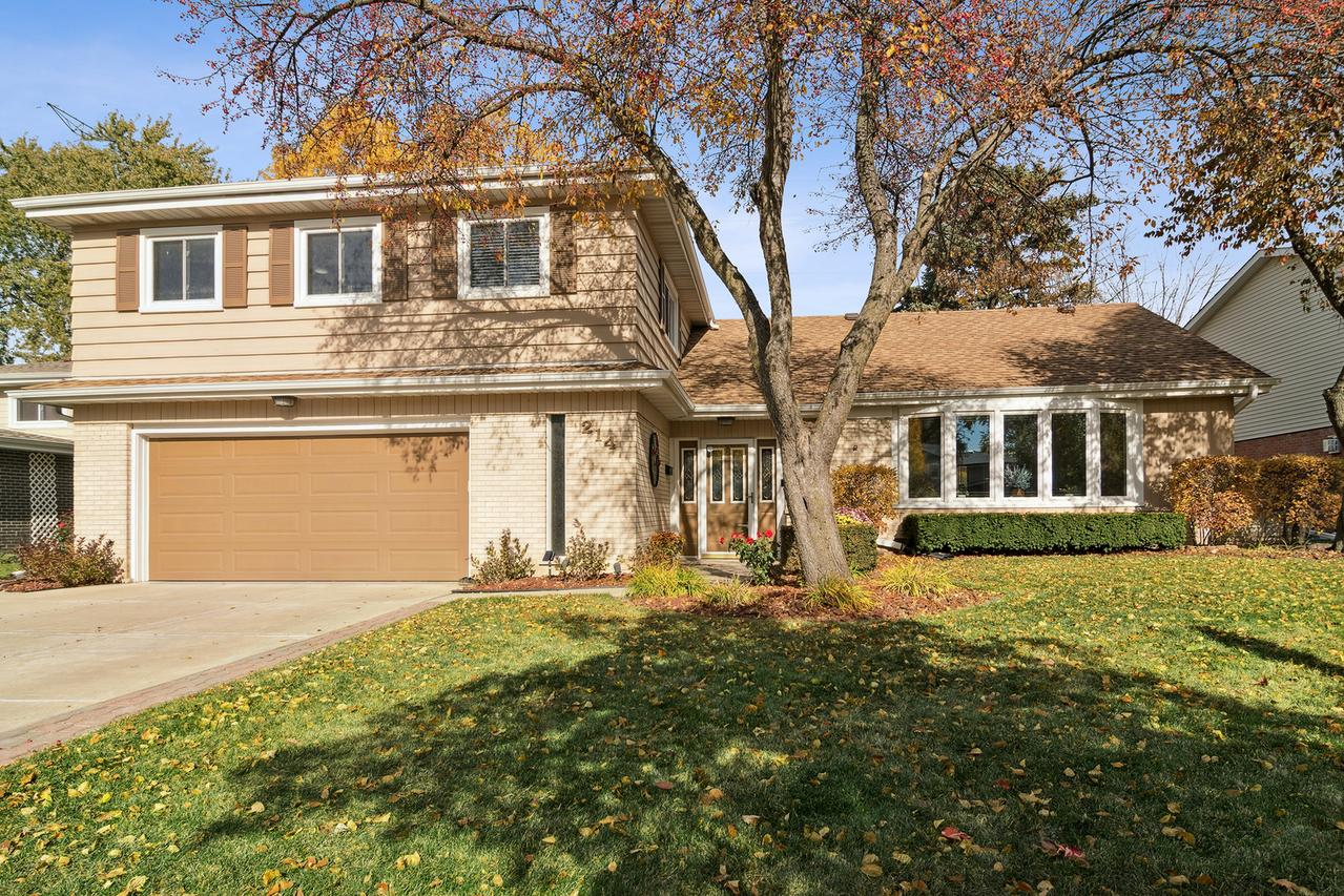 214 E Ivy Ln., Arlington Heights, IL 60004