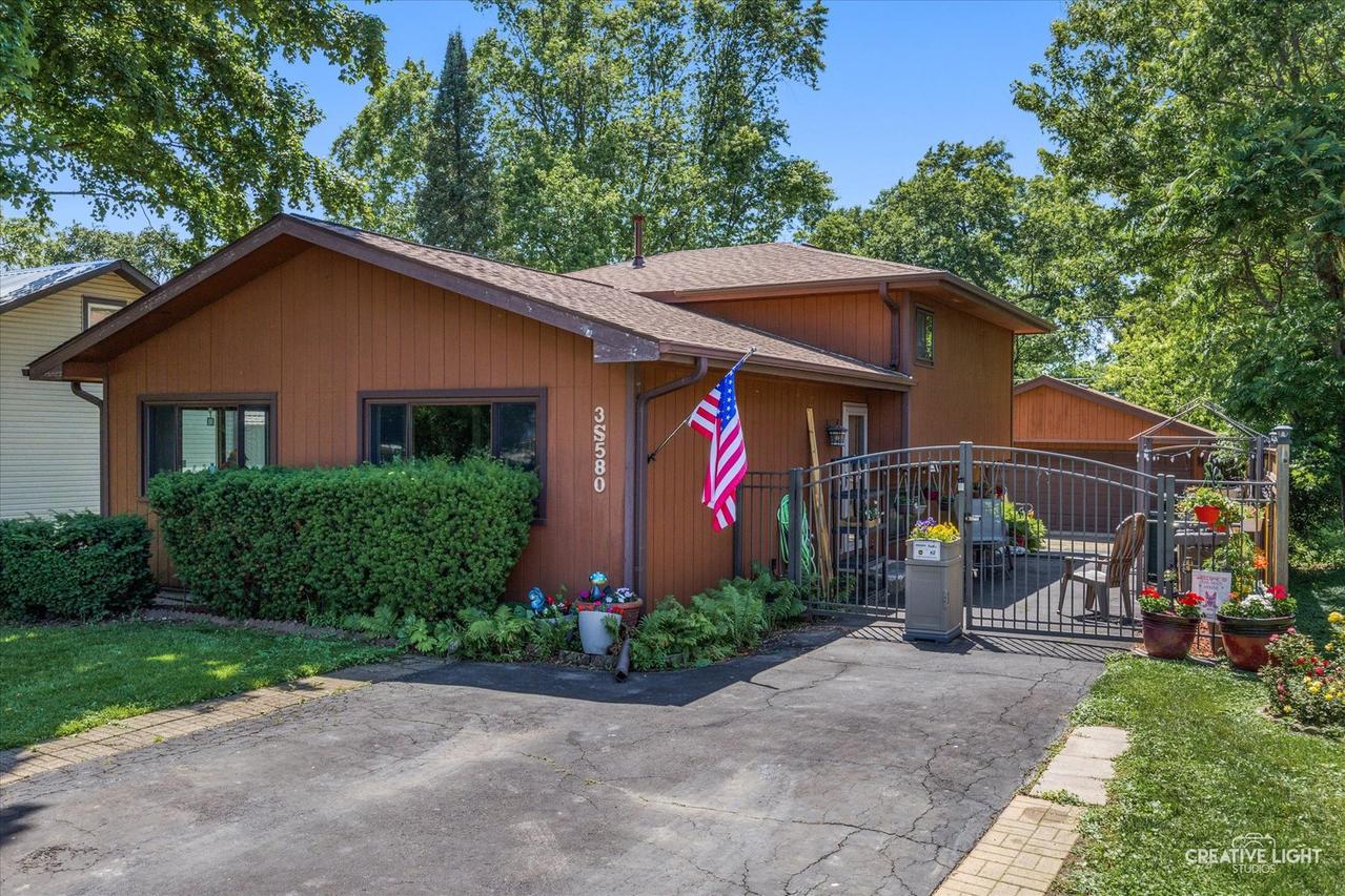 3S580 Tinker Ave., Warrenville, IL 60555