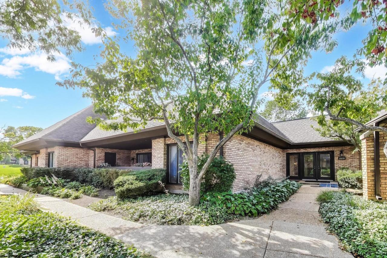 3955 Mission Hills Rd. #D, Northbrook, IL 60062