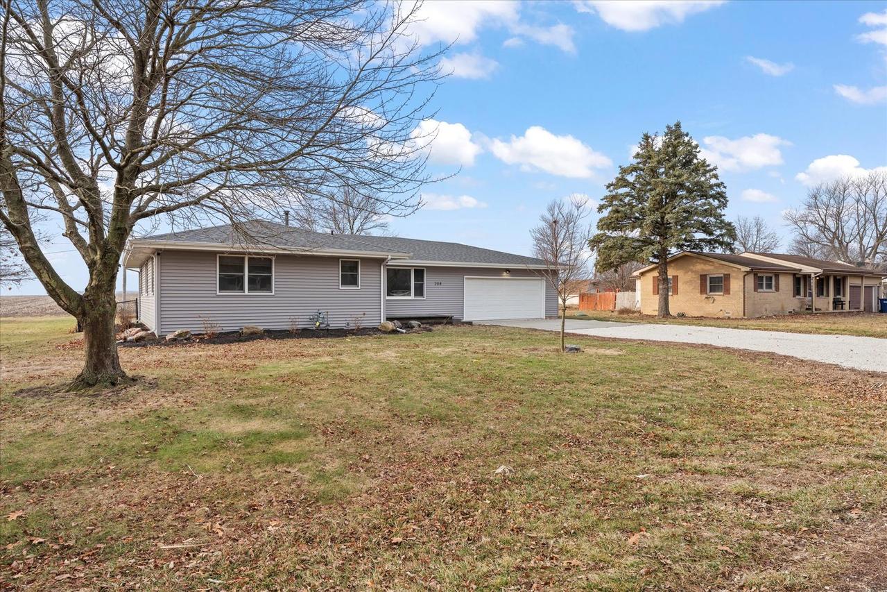 208 E Newton St., Mansfield, IL 61854